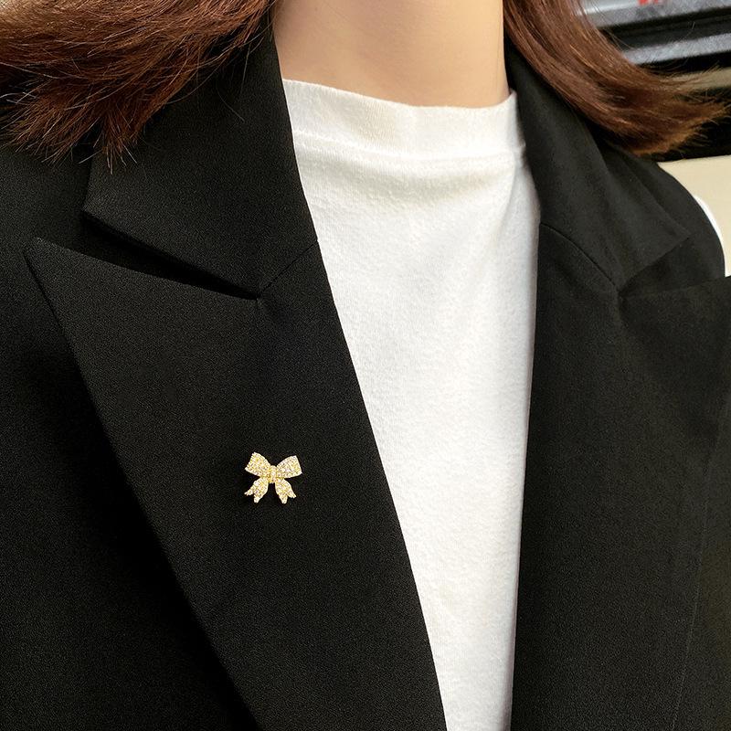Korean Diamond-Studded Bow Brooch - Trendy Collar Pin for Women