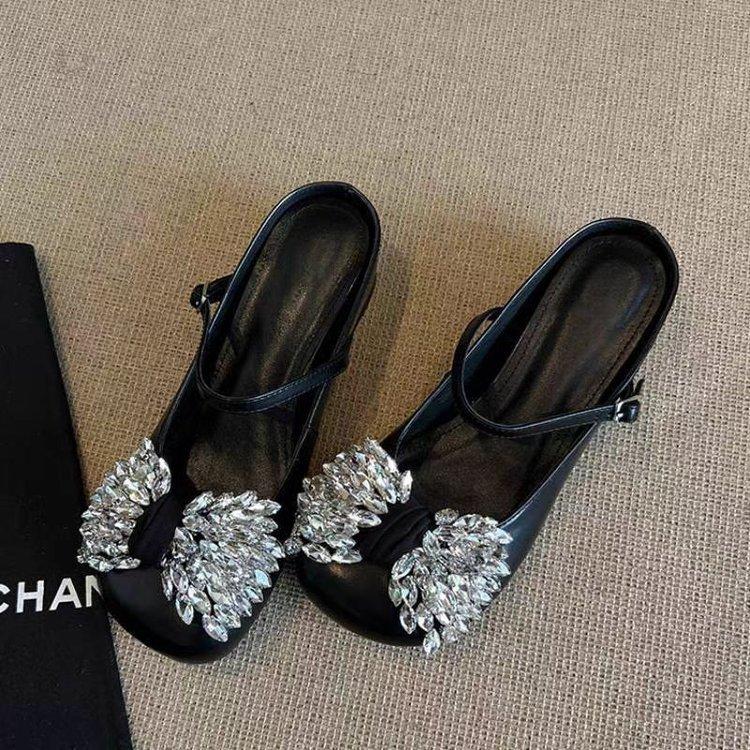 

Мягкая кожаная версия! Темпераментный персонализированный бант со стразами, пряжка на одно слово, летние сандалии на низком каблуке, женские туфли-мюли с открытой пяткой 35