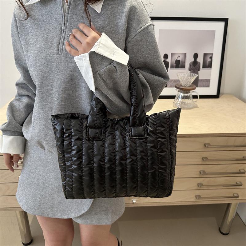 Large Capacity Tote Bag For Women Cotton Padded Nylon Handbag Solid Color Casual Elegant Shoulder Bag Fashion Purse