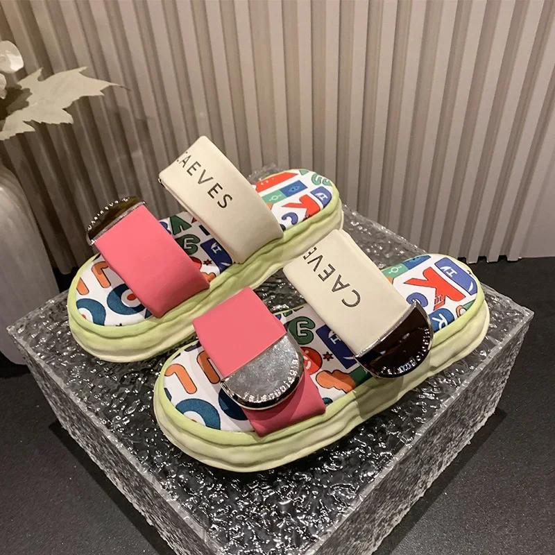 

Fashion New Platform Slippers Summer Ladies Muffin Bottom Increase Flat Shoes Woman Fashion Graffiti Beach Sandal Metal Buckle Slipper 35 бежевый