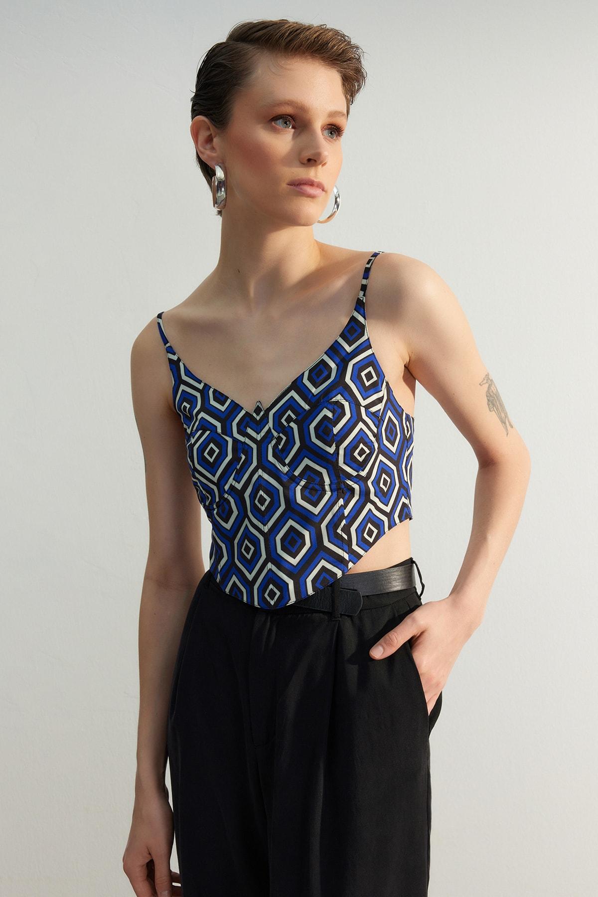 

Черный укороченный лиф с ткаными бретелями и геометрическим узором Блузка TWOSS23BZ00492