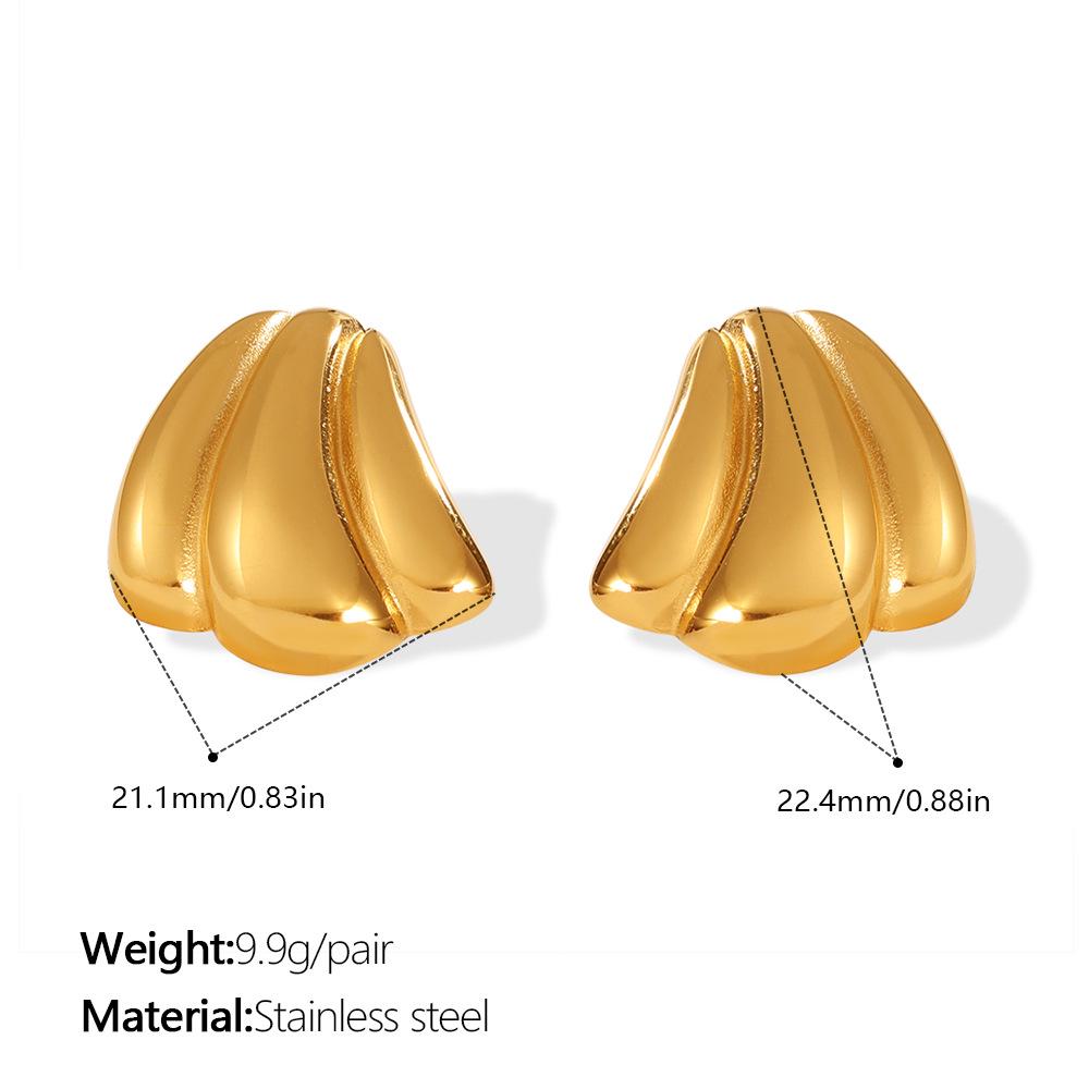 Retro Four-Leaf Clover Textured Stud Earrings: Fashionable, Versatile, and Exquisite Design for Women