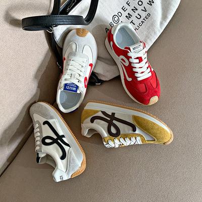 Chaussures Forrest Gump moches mignonnes à tête ronde pour femmes 2025 nouvelles rétro à semelle plate sport petites chaussures blanches sport décontracté chaussures d'entraînement moral