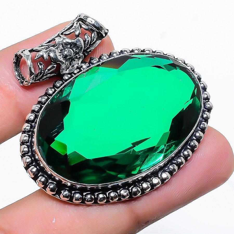 

Подвеска из хромдиопсида, этнический подарок, ручная работа, ювелирное изделие 1,42 VR-1607