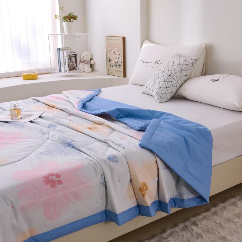 Hodo Floral All-Season Quilt