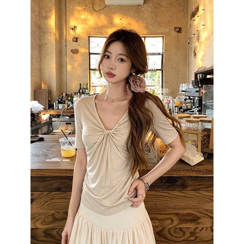 Peach Squeak Korean Pure Desire V-Neck Versatile T-Shirt Design Sense Waist Skinny Temperament Versatile Top Simple Short Sleeve Women