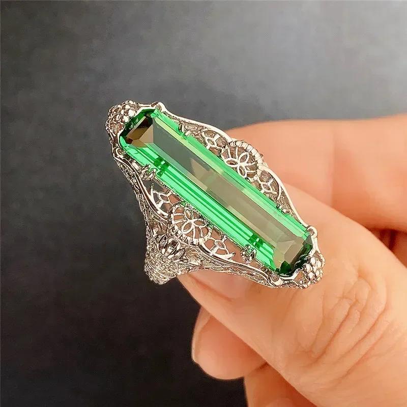 Nuovo Anello da Donna Hyperbole per Festa Cocktail Con Enorme Zircone Cubico Azzurro Montatura a Griffa Regalo di San Valentino per Moglie