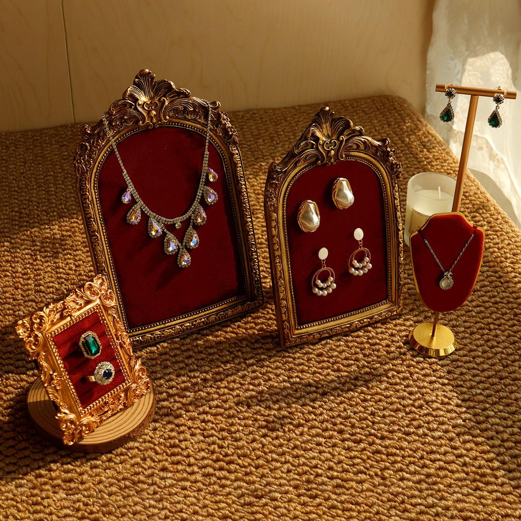 Vintage Resin Velvet Jewelry Display Stand Retro Necklace Bracelet Earring Pendant Display Props Holder Classic Jewelry Stand