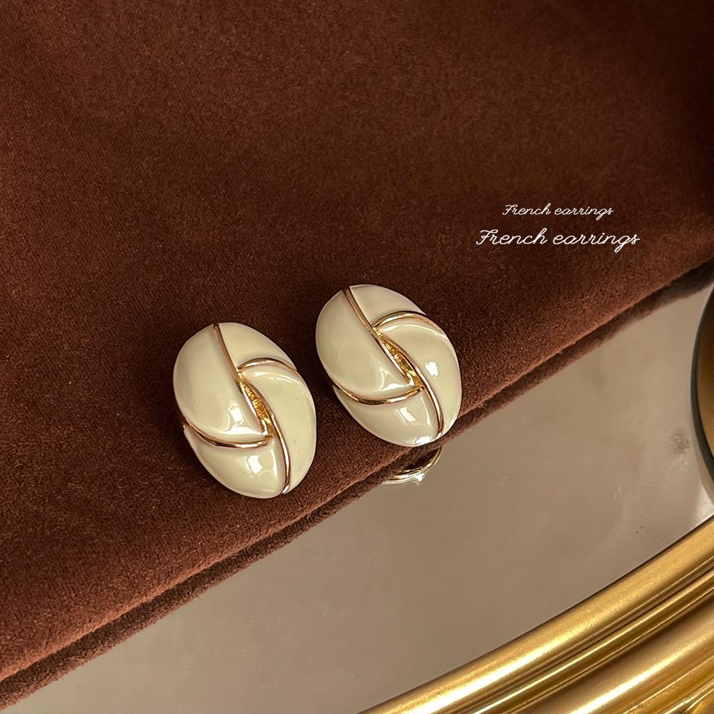 Chinese-Inspired Elegant 925 Silver Stud Earrings with Exaggerated Design