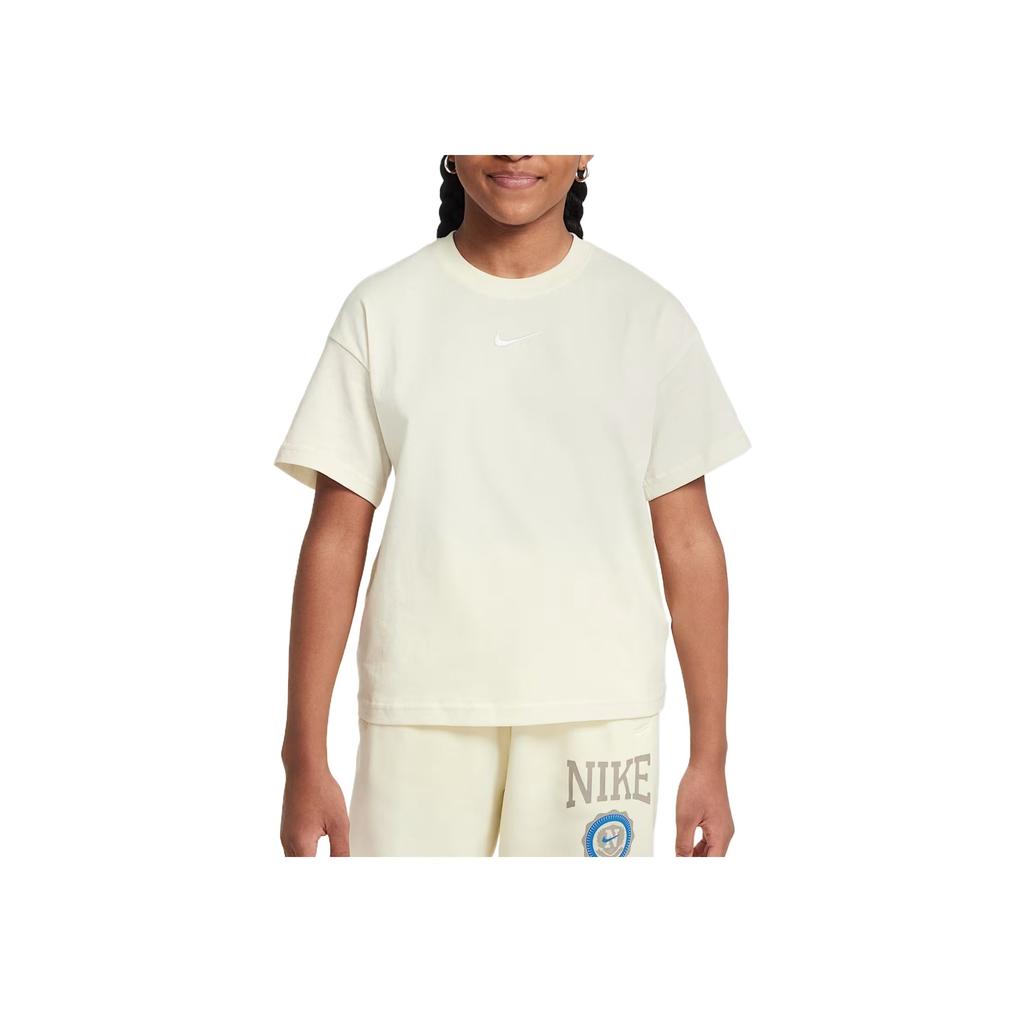 Nike Sportswear Essential Comfortable Versatile Fashionable Short