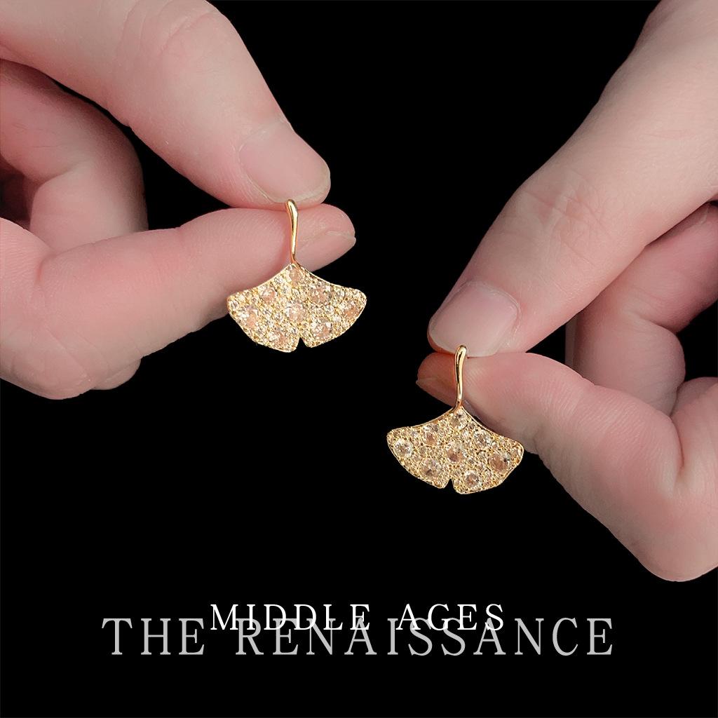 

Гінкго білоба~ Середньовічні сережки-гвоздики у формі гінкго білоба з повним цирконом літературні ретро сережки сережки