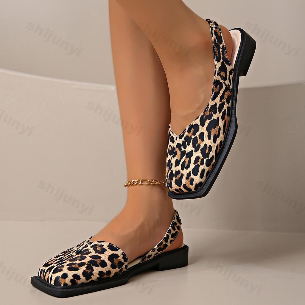 Fashion Retro Square Head Shallow Mouth Casual Sandals 2025 Summer Hollow Breathable Back Strap Comfortable Versatile Flat Single Shoes