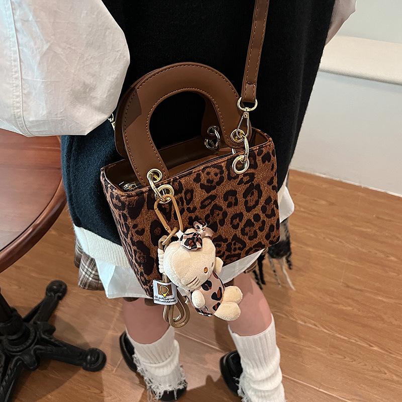 Kleine quadratische Tasche im ausländischen Stil mit Leopardenmuster für Damen, einfache europäische und amerikanische Mode, Temperament, vielseitige Umhängetasche mit einer Schulter