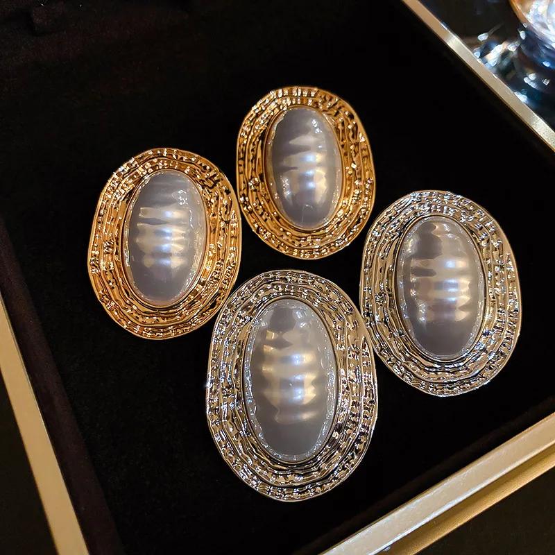 Ruffled Stripes Oval Pearl Earrings for Women Vintage Fashion High Sense Stud Earrings Personality Exaggerated Zircon Gift