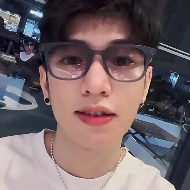 New Personality Square Frame Sunglasses Retro Yellow Men Fashion Frosted Small Frame Glasses Women Trend Two-tone Sunglasses