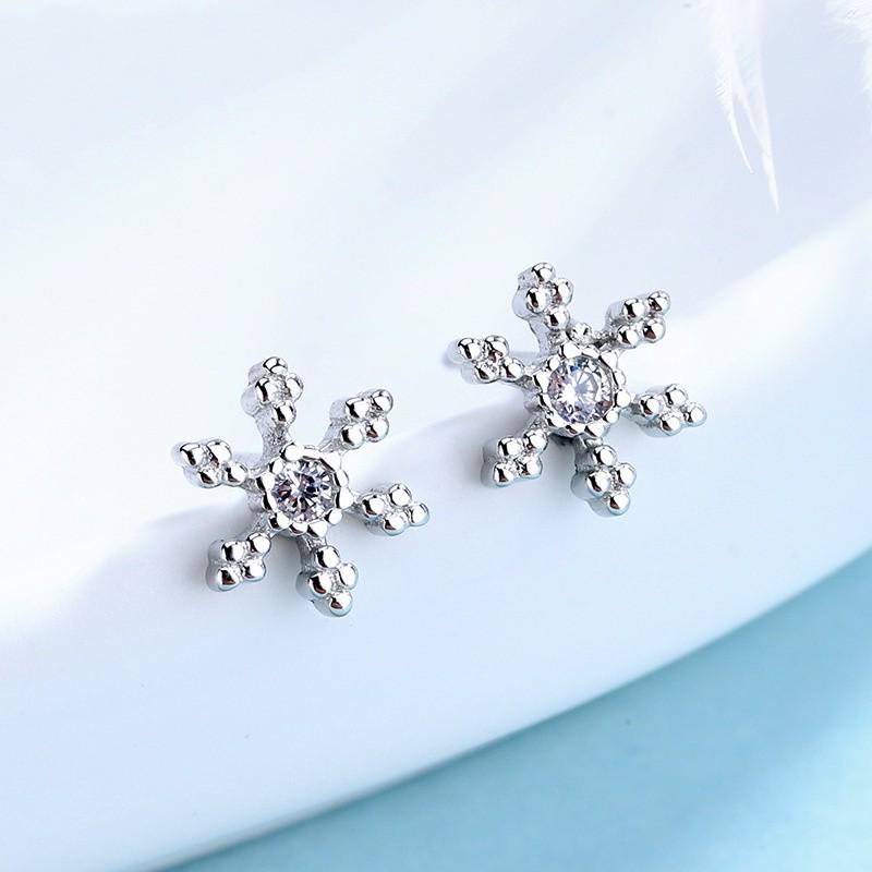 Zircon Snowflake Stud Earrings: Simple, Versatile, Korean Style, Perfect for Women and Christmas.