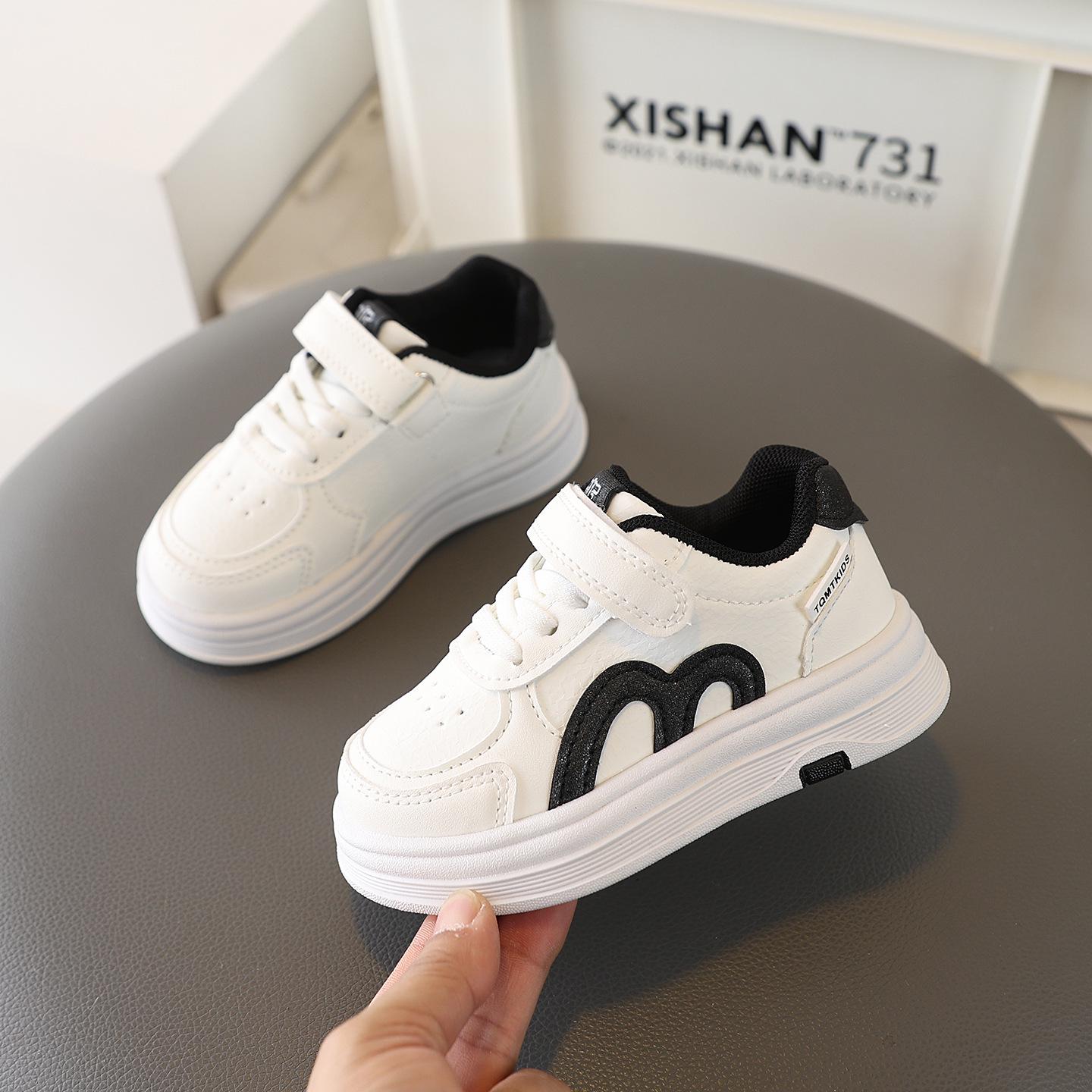 

2026 Spring Children s Lightweight Academy Style Sports Shoes with Velcro for Boys and Girls 5 Pairs Set Sizes 21-25