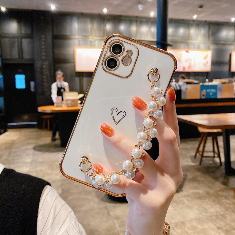 Japan and South Korea small pearl bracelet is suitable for Apple 17 electroplated love mobile phone case iPhone16/XS/XR luxury soft case