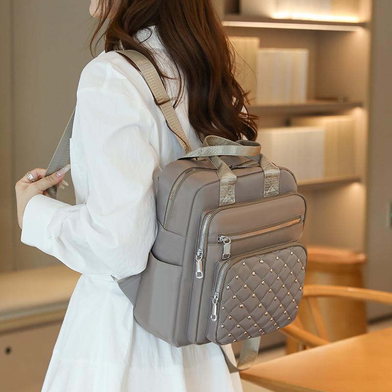 Einfarbiger Niet-Rucksack Damen Rucksack mit großer Kapazität