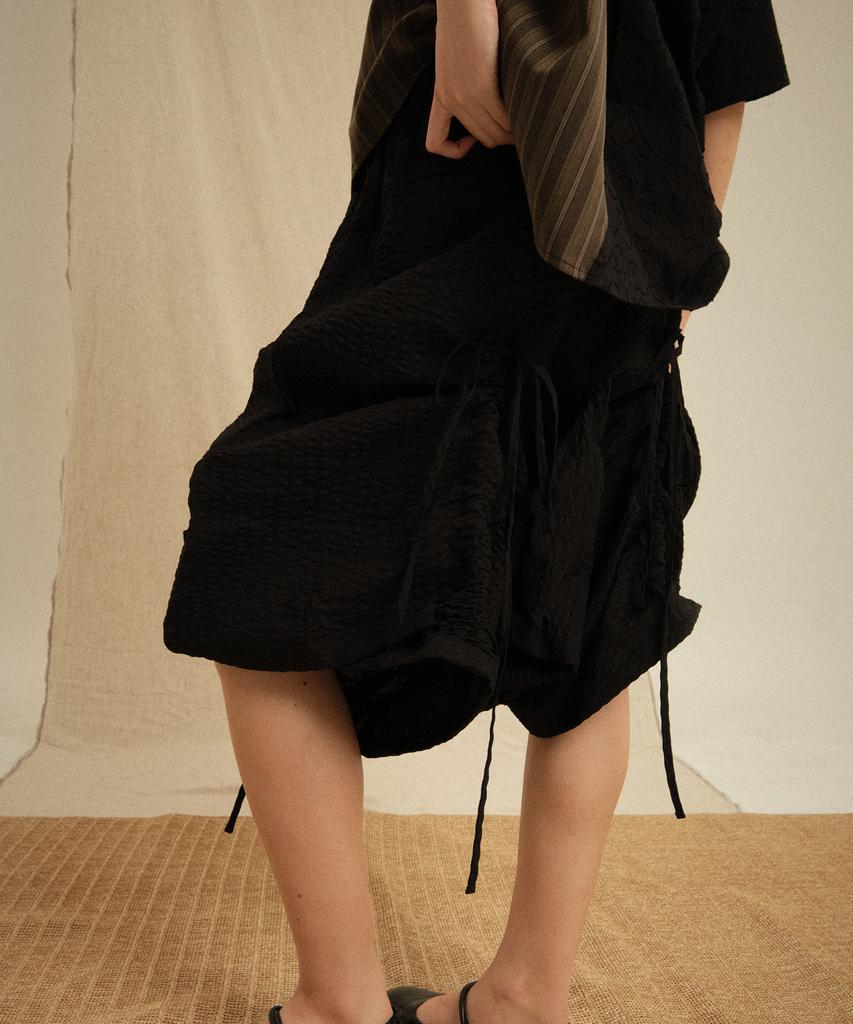 Lekyulli Shirring Skirt Pants Black