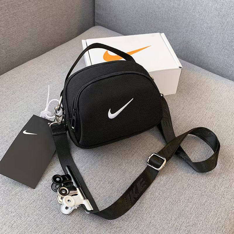 

2024 New Small Square Bag Crossbody Bag Phone Holder for Backpack Autumn/Winter Bags Women s Leisure Sports Bag Easiest for Match Shoulder Bag Black