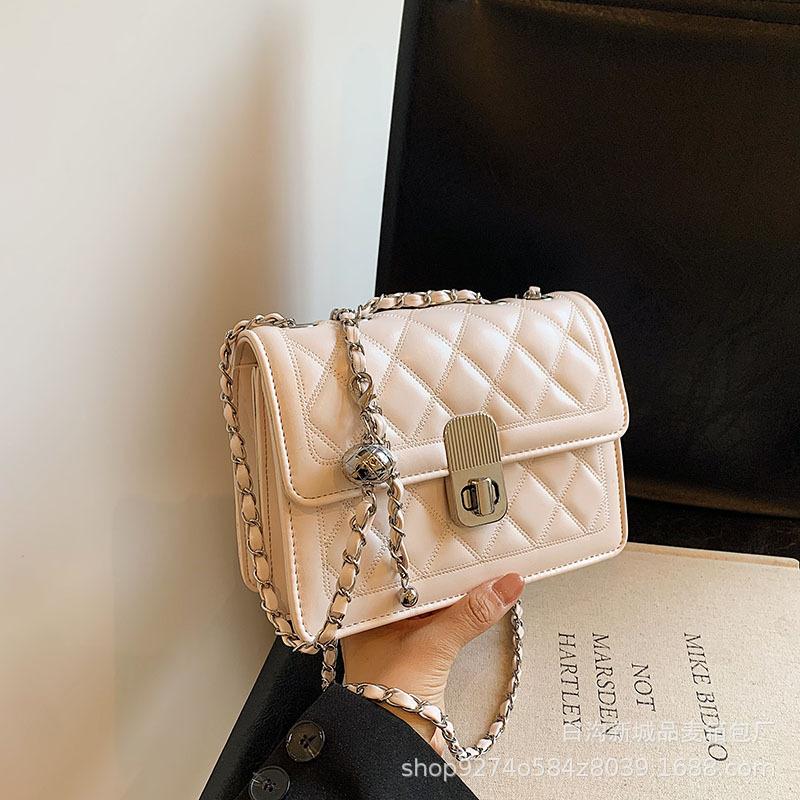 

French niche fashion versatile chain small bag women s 2025 new popular small square bag foreign messenger bag белый