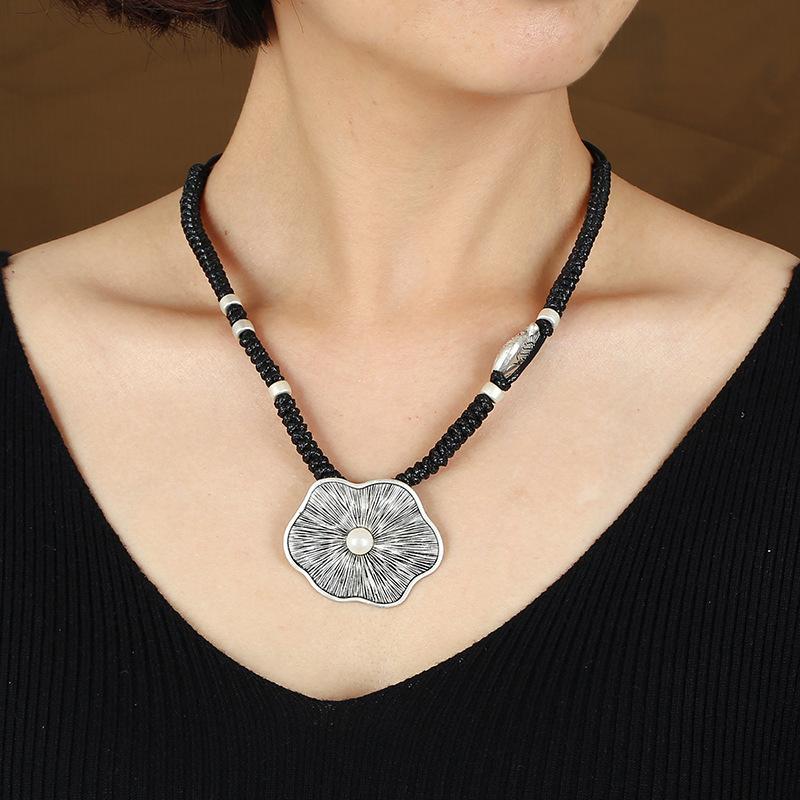 Retro imitation Thai silver short necklace femininity versatile collarbone chain flower fish handwoven jewelry