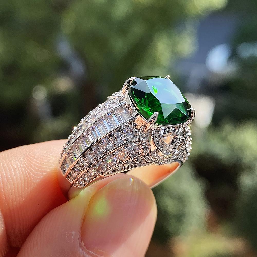Huitan New Gorgeous Square Green Stone Women Wedding Rings Micro Paved Shiny CZ Noble Lady Engagement Party Ring Fashion Jewelry