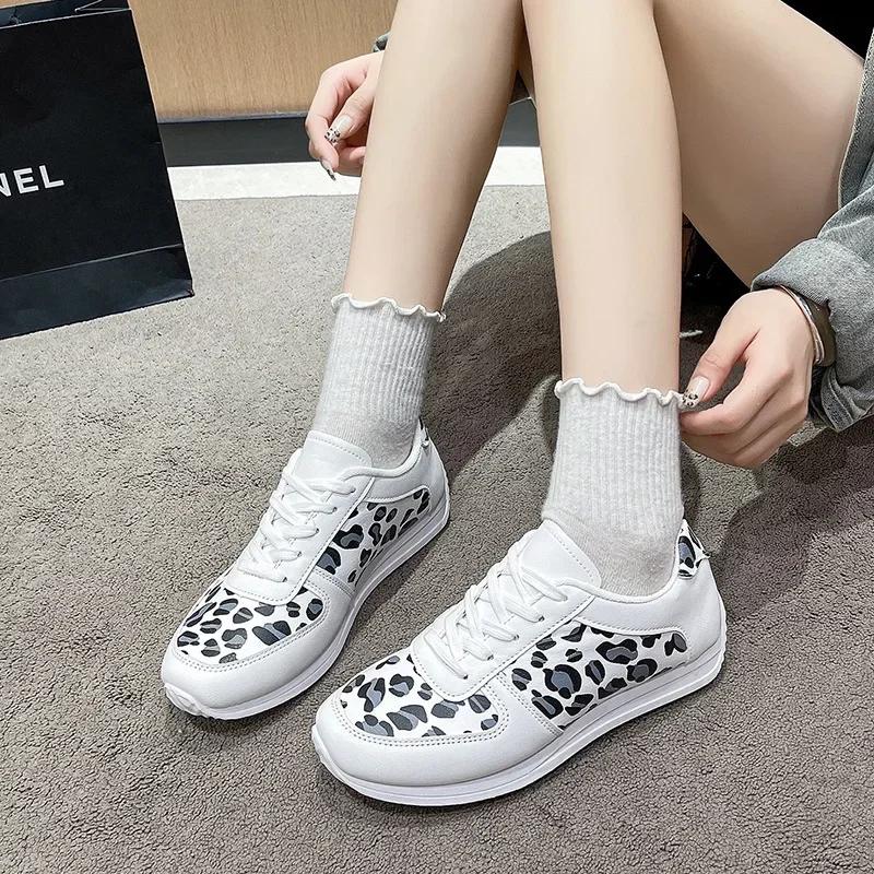 Ladies' Spring Fashion Leopard Print New Casual Single Shoe with Soft Sole and Lace Up Outdoor Hiking Breathable Sneakers Shoes