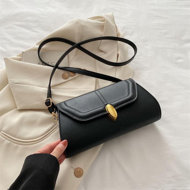 

Fashionable Square Medium Pu Leather Bag For Daily Use With Lock Closure чорний