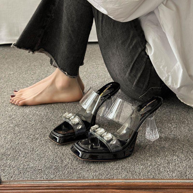 Neue chinesische Sandalen Damen 2025 Sommer neue Strasskristall hochhackige wasserdichte Sohle ist nicht müde, draußen transparente Sandalen tragen