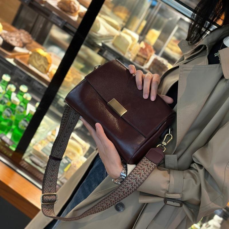 Horní vrstva hovězí kůže Vintage dámská taška Podpaží Dámská móda Crossbody kabelka Vysoce kvalitní textura z pravé kůže Taška přes rameno