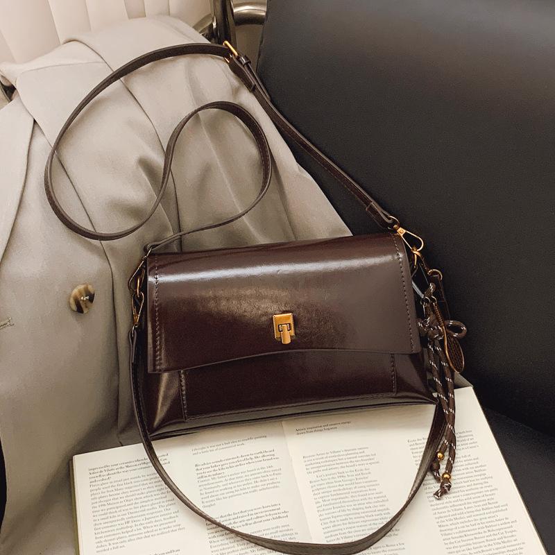 

Сумка Жіноча Нова Модна Повсякденна Універсальна На Плече Маленька Квадратна Сумка темно-коричневого кольору