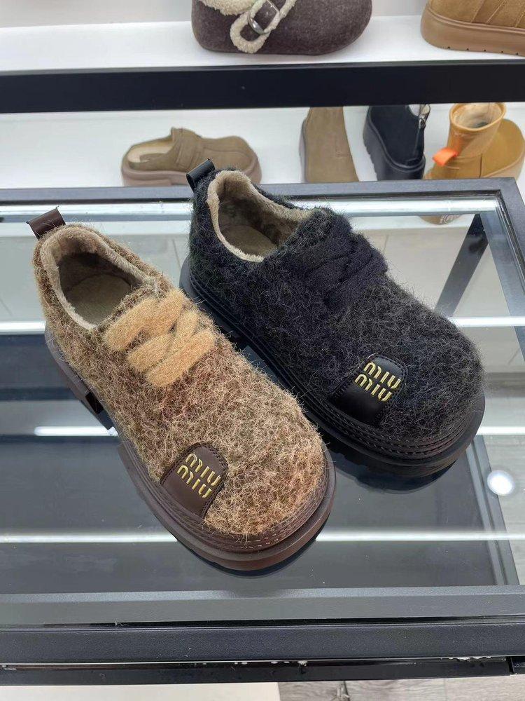 [Yushilai] Round-headed British-style small leather shoes for women's winter 2025 new platform-soled fashion versatile loafers