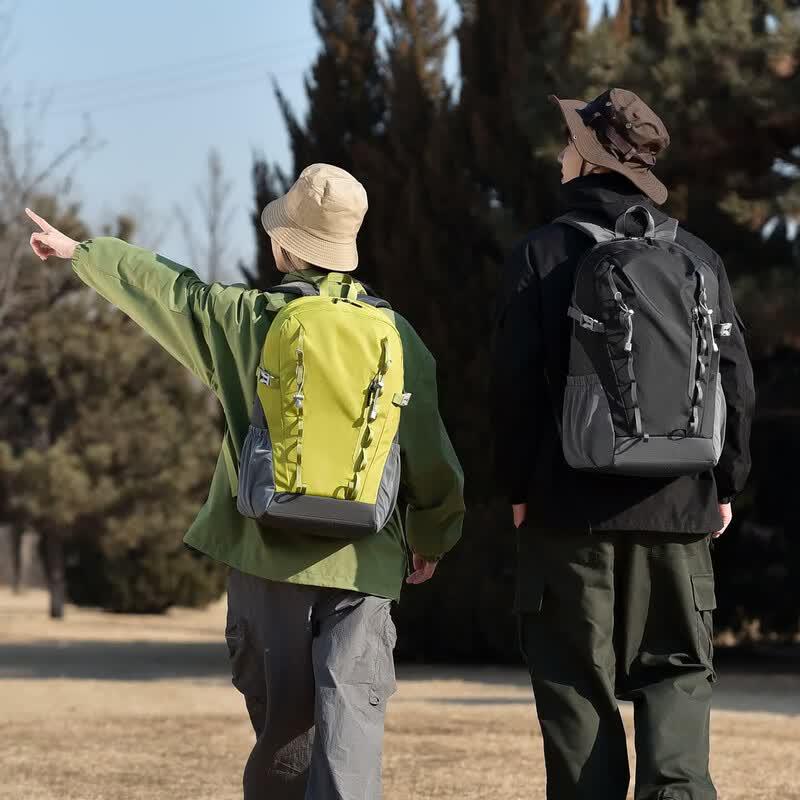 Xinjingzhou Unisex Lightweight Hiking Backpack