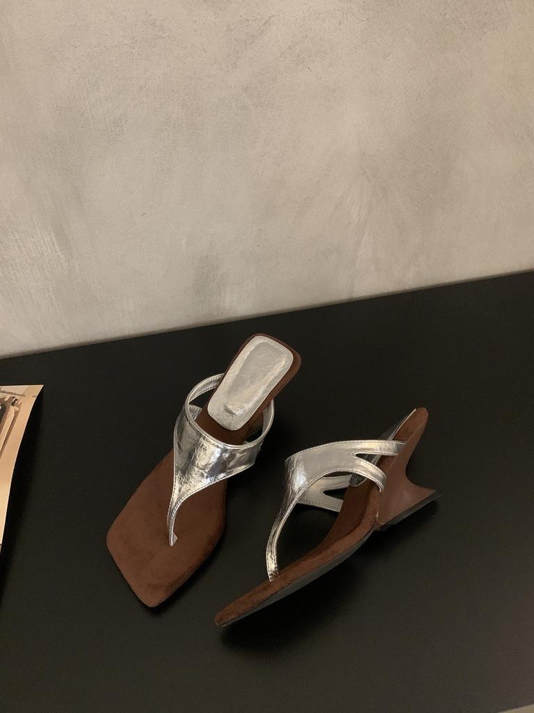 French Niche Design Slope Heel Flip-flops Shoes Women's Outer Wear 2025 Summer New Silver High-heeled Sandals
