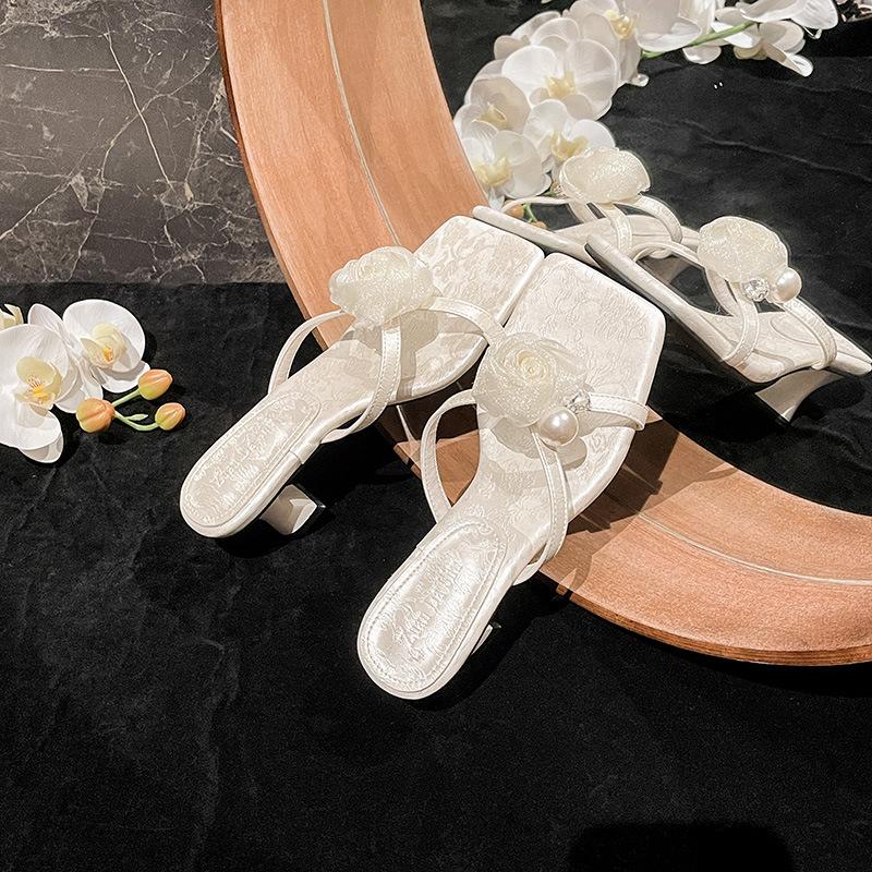 Mode smal rem blomma högklackade sommarskor kvinna tryck tofflor konstig klack blommig flip-flops kvinnor tofflor storlek 42