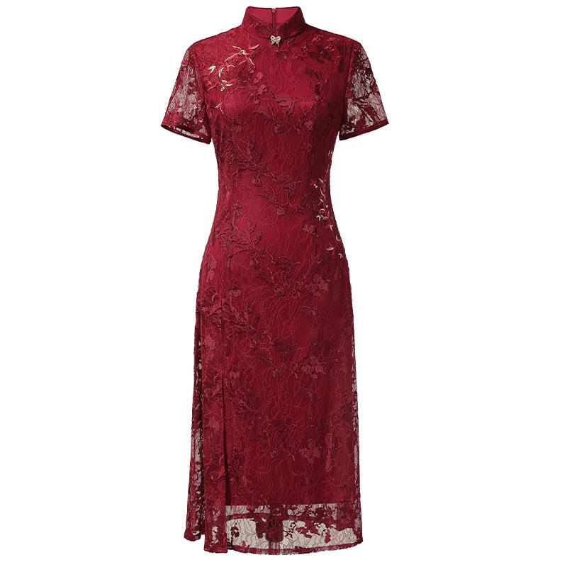 Elegant Stand-up Collar Cheongsam Dress for Mothers: Chinese Wedding & Banquet Attire