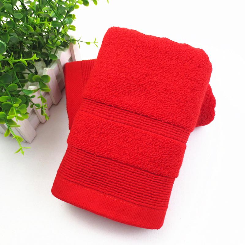 Dickes Rotes Handtuch aus Reiner Baumwolle - Farbecht, Individuelle Stickerei möglich, Ideal zum Verschenken
