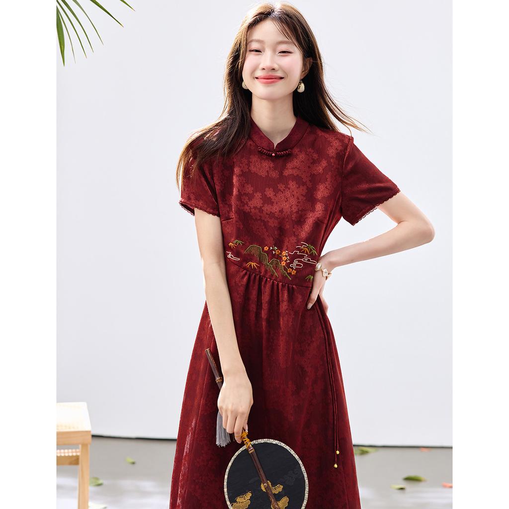 Chinese style elegant dress for ladies, versatile and full of temperament. Women's dress with waist cinched