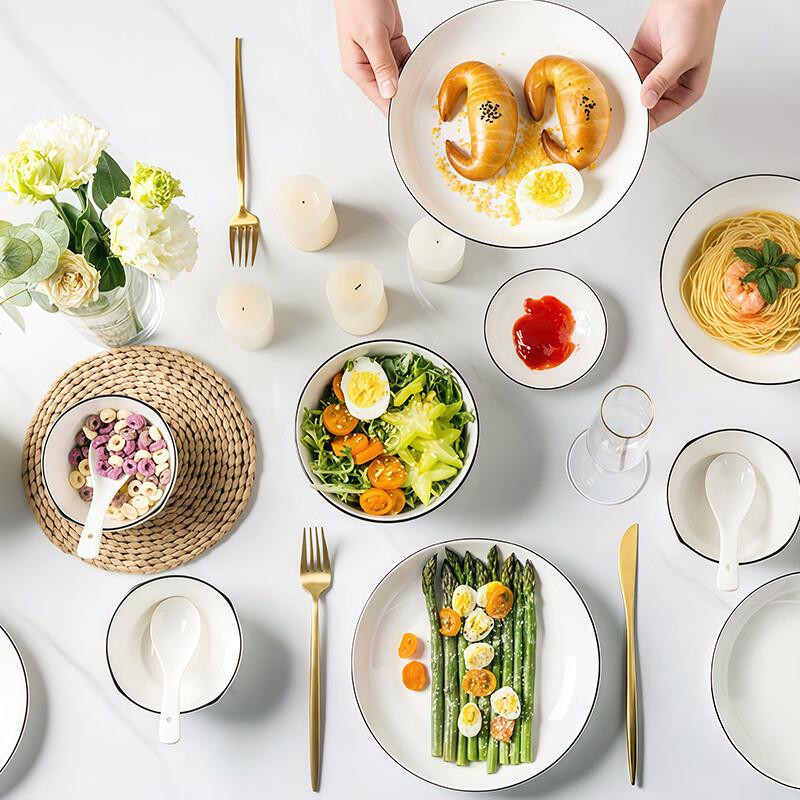 Service de table en porcelaine nordique