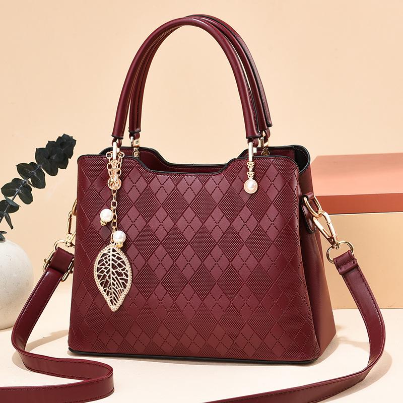 Kožené razené dámske tašky cez rameno Kvalitné luxusné dizajnové tašky na rameno Kabelky Dámska klasická tote taška Dámska crossbody