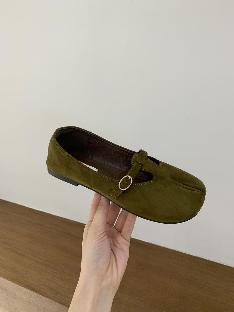 IPPEUM Tabi Shoes For Women Mary Janes 2025 New Fall Winter Black Split Toe Ballet Flats