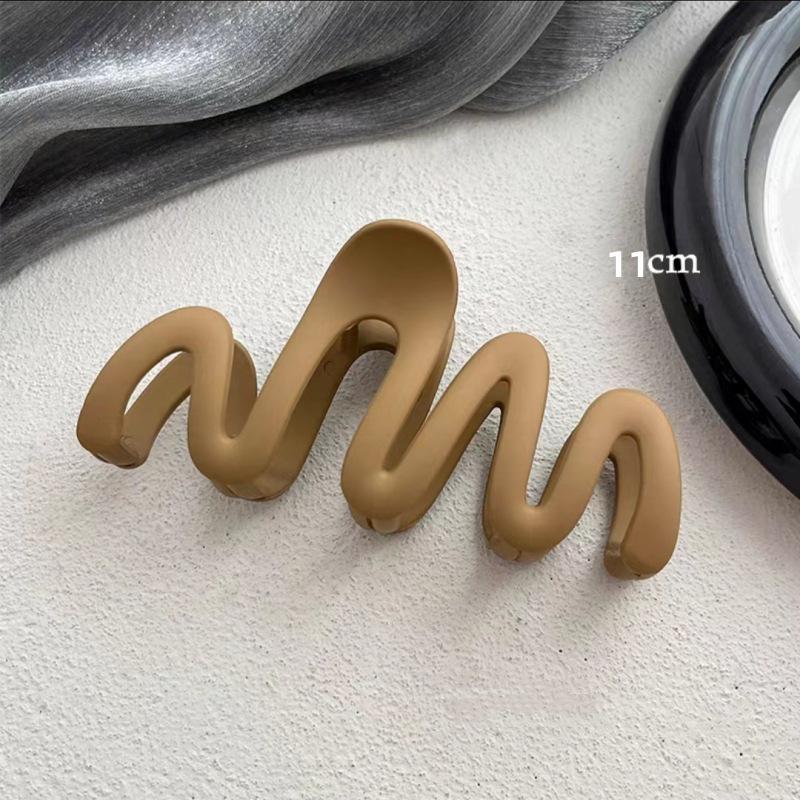 

Высококачественная черная заколка для волос в форме акулы для женщин хаки