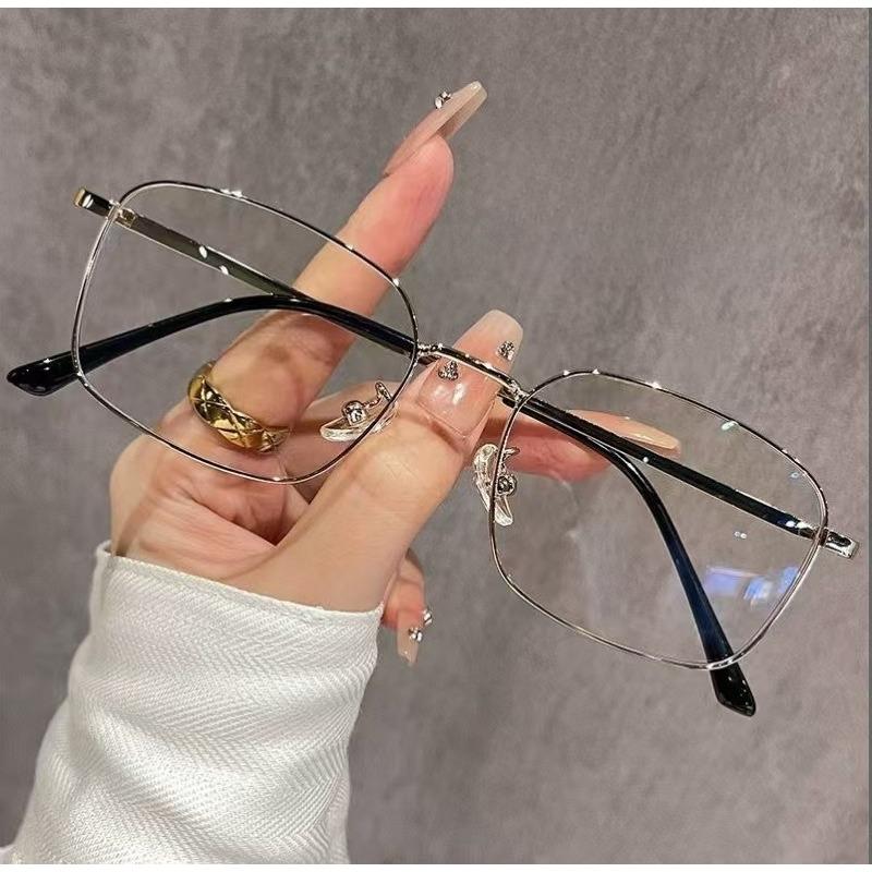 Women's Vintage Square Myopia Glasses Men Business Anti Blue Light Near Sight Eyeglasses Luxury Metal Frame Minus Sight Eyewear