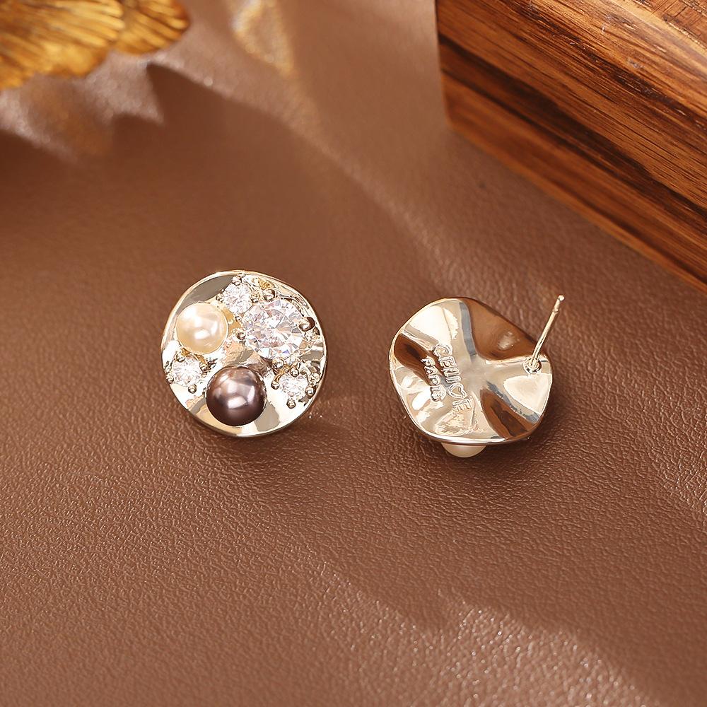 Glass Bead Stud Earrings Sparkling Crystal Elegant Fashion Versatile Women Jewelry Trendy Chic Statement Earrings High Sense Daily Wear Accessory