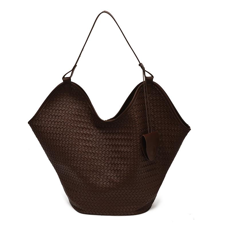 2026 Autumn Korean Woven Texture Bucket Bag - Trendy Large Capacity Shoulder Bag for Women and Kids