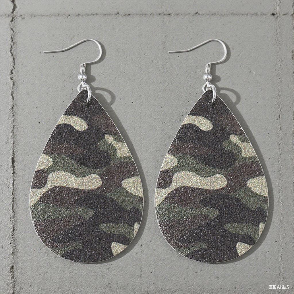 Cross-border new army green camouflage leather earrings, European and American retro exaggerated PU water drop-shaped leopard print earrings jewelry