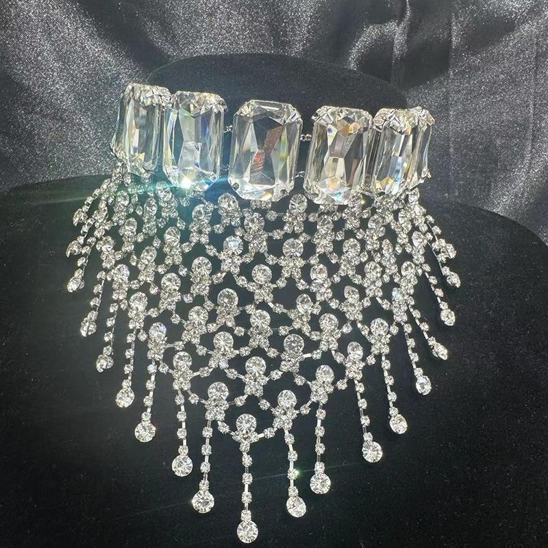 

Tooxika Преувеличенное сетчатое ожерелье с кисточкой из бриллиантов-вспышек, легкая роскошь, темперамент, стиль знаменитости, вечернее ожерелье, цепь-воротник, цепь для ключицы