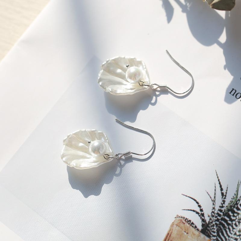 

Night market stall economy~ Silver needle earrings fashion explosion earrings live broadcast selection earrings women
